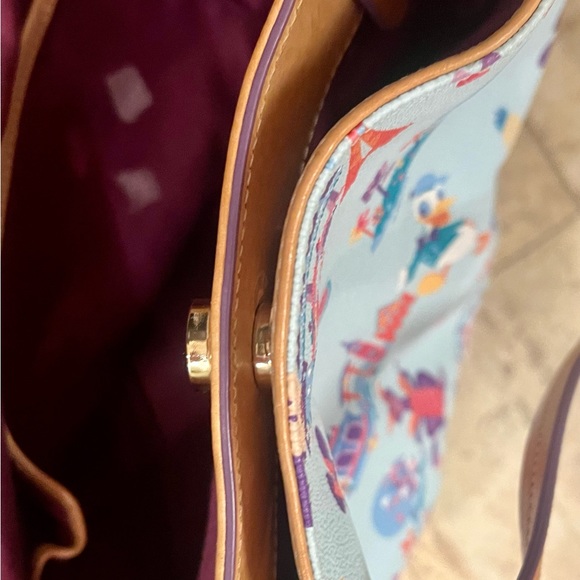 Disney Dooney & Bourke Flower Garden Festival Figment Mickey 2017 XLg Tote - Picture 6 of 7